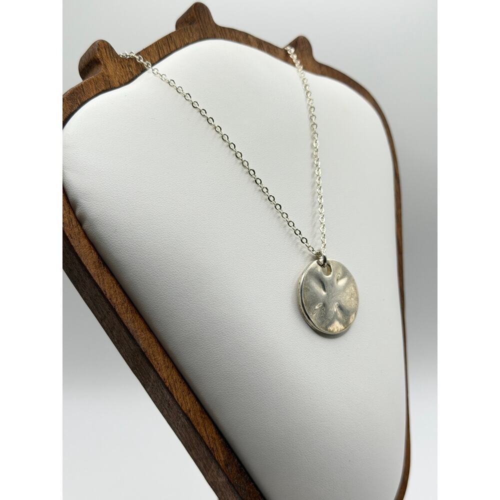 Silver‑Tone Hammered Circle Pendant Necklace – Minimalist & Artsy (9" Drop) - Picture 2 of 2